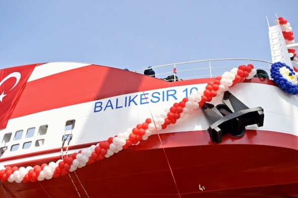 Türkiye'nin en büyük yolcu gemisi denize indi galerisi resim 1