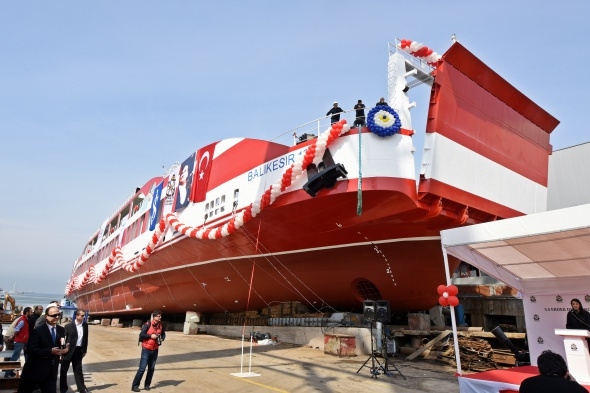 Türkiye'nin en büyük yolcu gemisi denize indi galerisi resim 4
