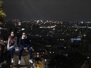 Dünya genelinde günlük vaka sayısında rekor artış