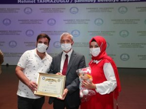 Şahinbey’de Evlilik Okulu’ndan 277 çift daha sertifikalarını aldı