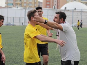 Kocasinan Şimşekspor antrenörü Mehmet İlhan takımdan ayrıldı