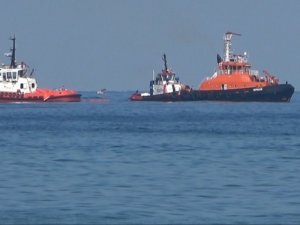 Suriye’den gelen petrol, 14 kilometrelik Samandağ sahilini sardı