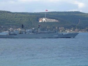Romanya savaş gemisi Çanakkale Boğazı’ndan geçti