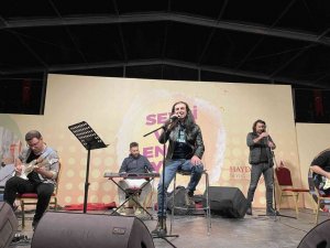 Beyoğlu’nda ‘Dünya Engelliler Gününe’ özel Murat Kekilli konseri