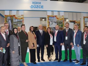 Başkan Özlü İzmir’de Düzce’yi tanıtıyor