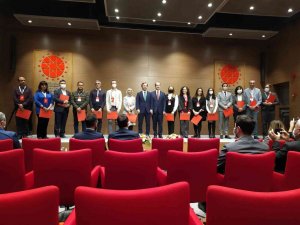 Cumhurbaşkanlığı İletişim Başkanı Altun, Uluslararası Medya Mensupları Türkçe Eğitimi Sertifika Törenine katıldı