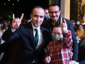 MHP Ankara İl Başkanlığı, 3 Aralık Dünya Engelliler Günü’nde  “Sevgi Tüm Engelleri Aşar” programı düzenledi