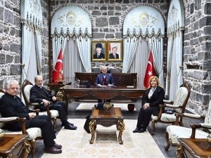 Türkiye Ermeni Katolikleri Ruhani Lideri Zekiyan’dan Vali Karaloğlu’na ziyaret