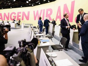 Almanya’da SDP’nin ardından FDP de koalisyon protokolünü onayladı