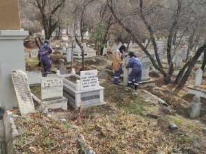 Osmanlı dönemine ait mezar taşları restore ediliyor