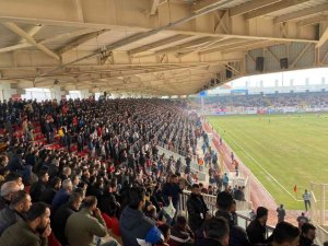 Batman Petrolspor - Erbaaspor maçında dostluk örneği