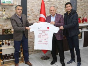 Türkiye Ampute Futbol Milli Takımı’ndan Yahyalı’ya anlamlı hediye