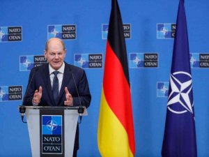 Almanya Başbakanı Scholz, NATO’yu ziyaret etti