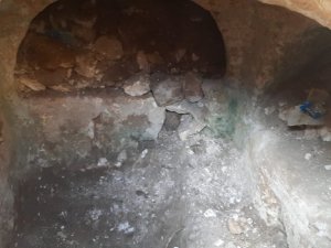 Arkosolium kaya mezarı kazan definecilere suçüstü