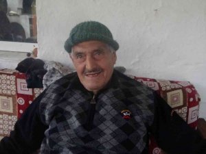 82 yaşındaki Fedai amca yanan ormanlar için şiir yazdı