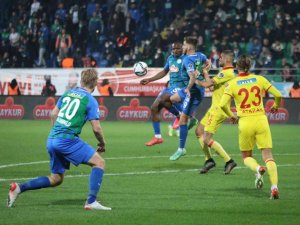 Süper Lig: Çaykur Rizespor: 3 - Göztepe: 1 (Maç sonucu)