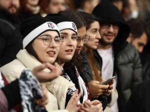 Beşiktaş taraftarı, kadın futbol maçına davetli