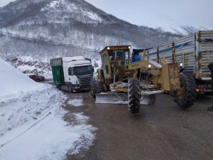 Sivas’ta yoğun kar yağışı, milletvekili de mahsur kaldı