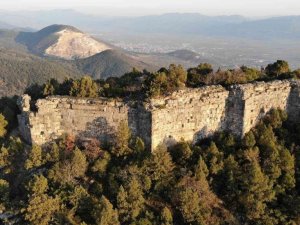 Bizans döneminden kalma kale, definecilerin meskeni oldu