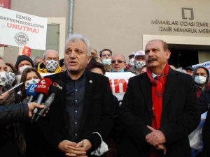 İzmirli depremzedeler TMMOB’yi protesto etti