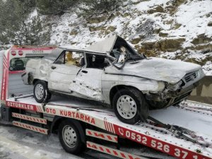 TEM’de 12 otomobilin karıştığı zincirleme kazada 2 kişi yaralandı