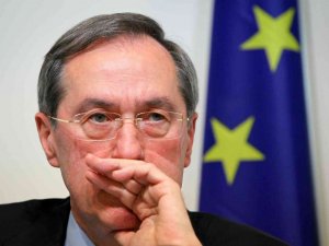 Fransa’nın eski İçişleri Bakanı Gueant’e 1 yıl hapis cezası