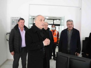 Türk-İş Genel Başkanı Ergün Atalay, kara yolları işçilerini ziyaret etti