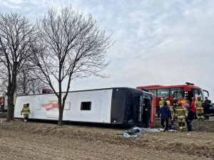 Polonya’da Ukraynalı mültecileri taşıyan otobüs kaza yaptı: 6 yaralı