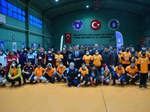 Bursa’da masa tenisinde özel buluşma