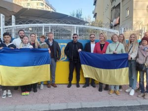 Antalya’dan Ukrayna’ya 2 tır dolusu yardım