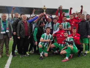 Altıntaş Belediye Gençlikspor şampiyonluk kupasını aldı