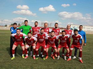 İlk yarı 6 gol yiyen Gölpazarı Belediyespor ikinci yarı maça çıkmadı