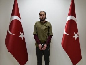 Türkiye’ye yönelik eylem hazırlığında olduğu tespit edilen DEAŞ mensupları Orhan Moran ve Mustafa Kılıçlı, MİT tarafından Suriye’de gerçekleştirilen operasyonla yakalanarak Türkiye’ye getirildi.