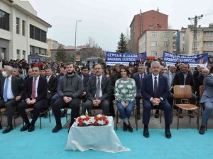 Bakan Kasapoğlu, Kars’ta Gençlik Merkezi’nin açılışını yaptı