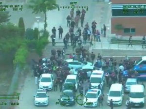 İzmir’de film sahnelerini aratmayan operasyonda, uyuşturucu tacirleri yakalandı