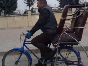Van’da bisikletle tehlikeli yolculuk