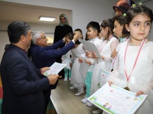 Başkan Güder, minik öğrencilerin Kur’an-ı Kerim’e geçiş törenine katıldı