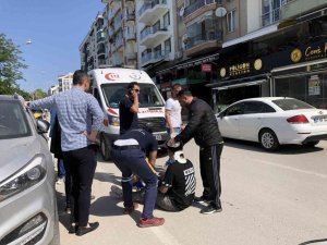 Sinop’ta motosikletten düşen kurye yaralandı