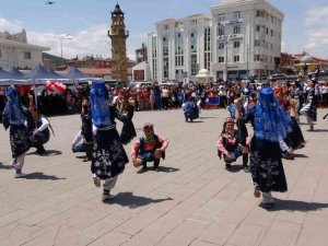 Yozgat’ta Halk Oyunları Şenliği düzenlendi