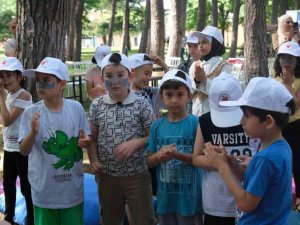 Bursa’da pandemide yakınlarını kaybeden çocuklara masallar anlatıldı