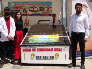 Van’da lise öğrencileri güneş enerjisiyle çalışan araç üretti