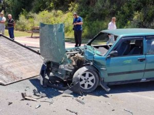 Manavgat’ta alkollü sürücünün trafik kazası: 2 yaralı