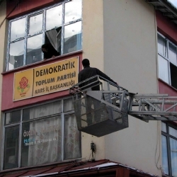 Kars DTP Tabelası İndirildi