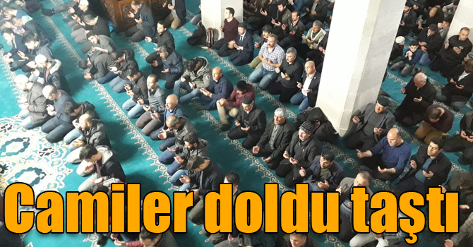 Kars’ta Berat Kandili’nde camiler doldu taştı