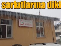 Kars’ta buz sarkıtlarına dikkat!