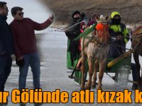Çıldır Gölünde atlı kızak keyfi