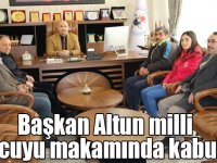 Başkan Altun milli sporcuyu makamında kabul etti