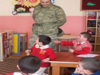 Akyaka’da oyuncak dağıtımı yapıldı