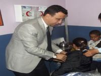 Digorlu öğrencilere kıyafet yardımı yapıldı