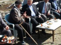 Ahmet Arslan Köy Ziyaretinde